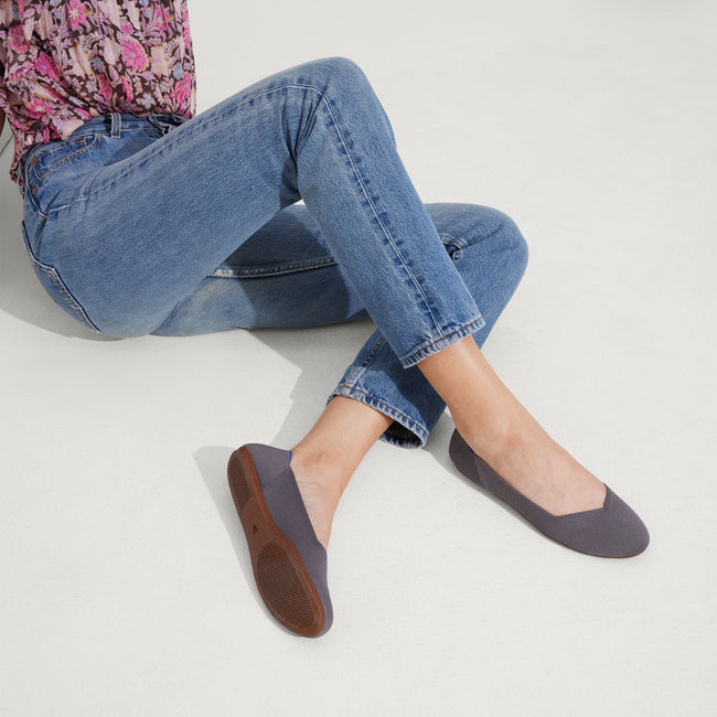 The Flat in Pebble Grey | Women's Shoes | Rothy's