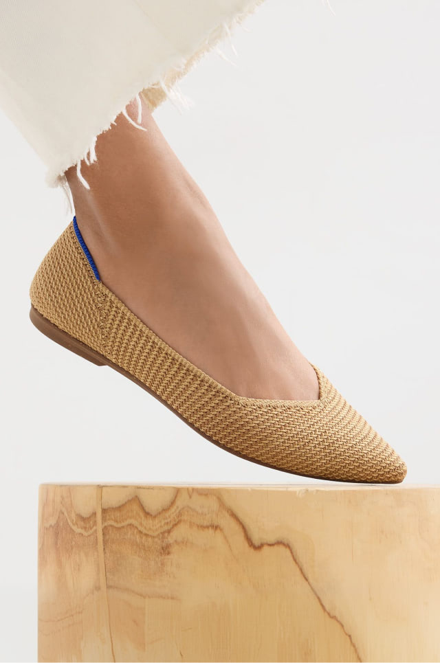 Close up shot of The Point II in Marzipan Woven.