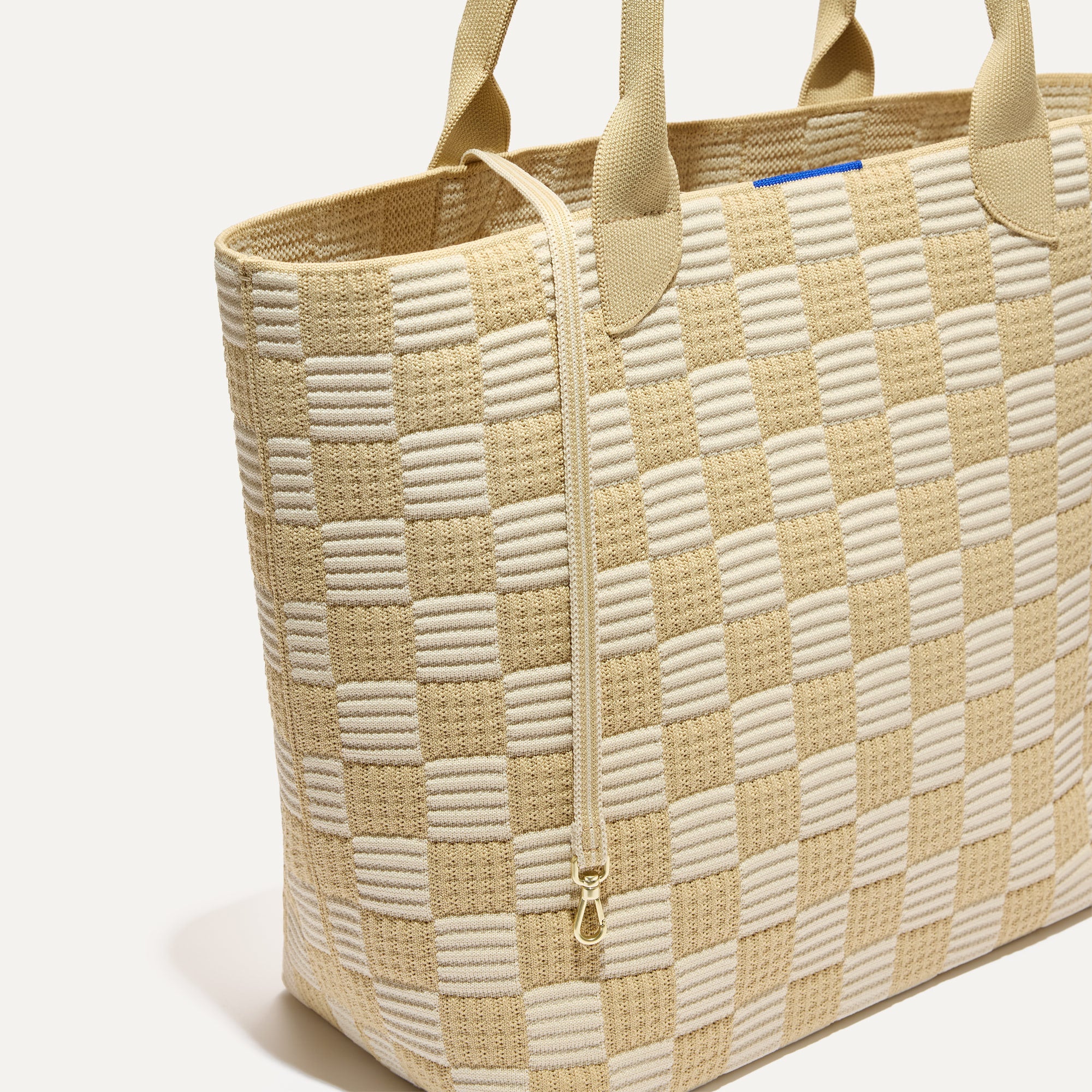 The Lightweight Tote in Checker Sand - Thumbnail 4