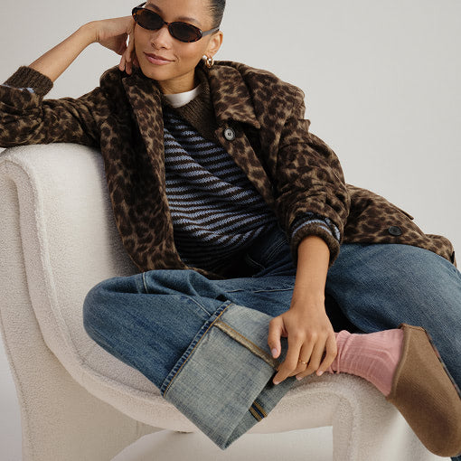 Model wearing The Casual Clog in Butternut.