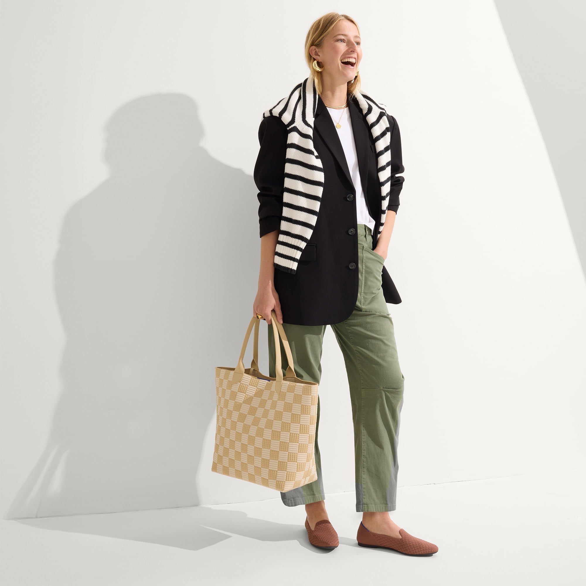 The Lightweight Tote in Checker Sand | Rothy's
