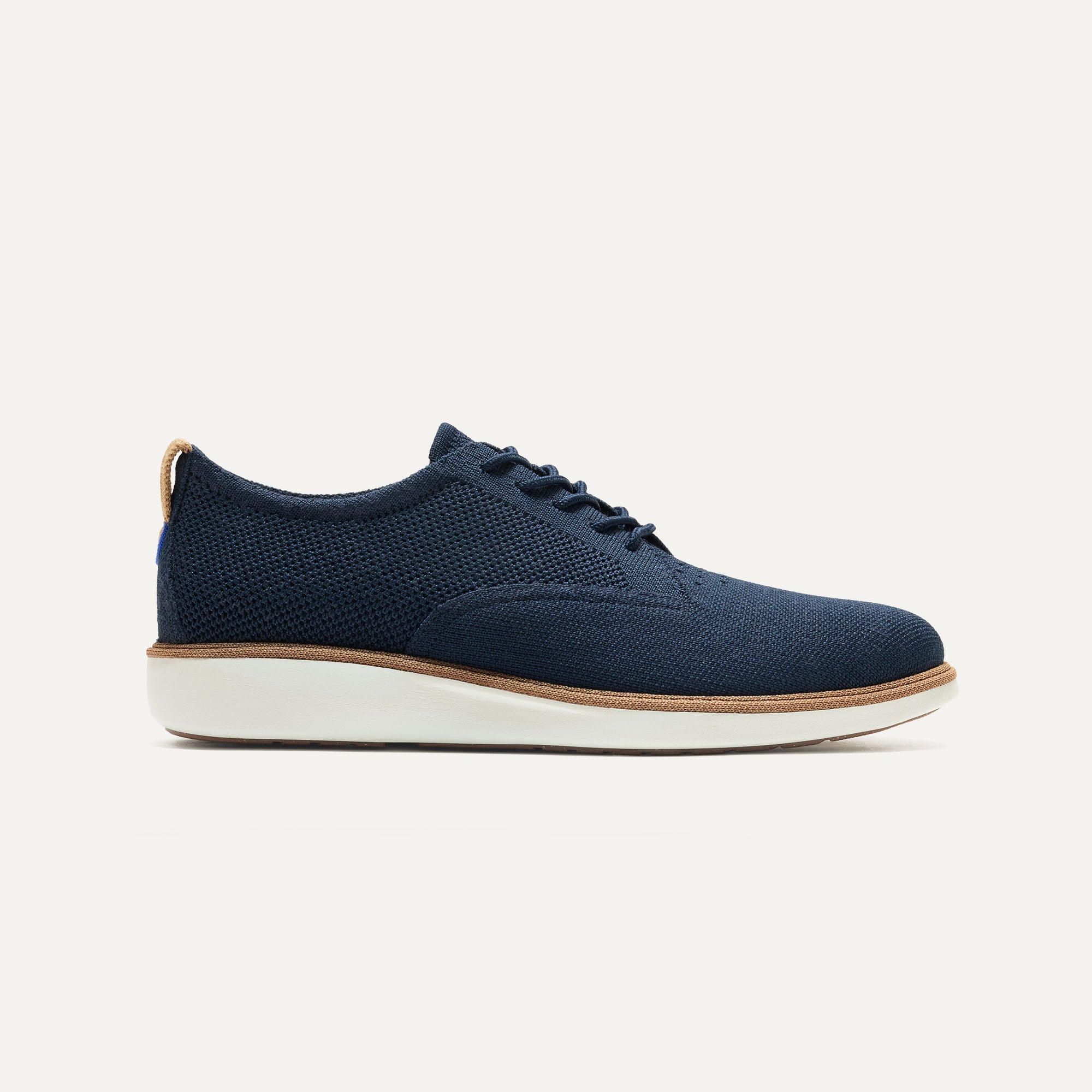 side | The Oxford in Night Navy shown from the top. 