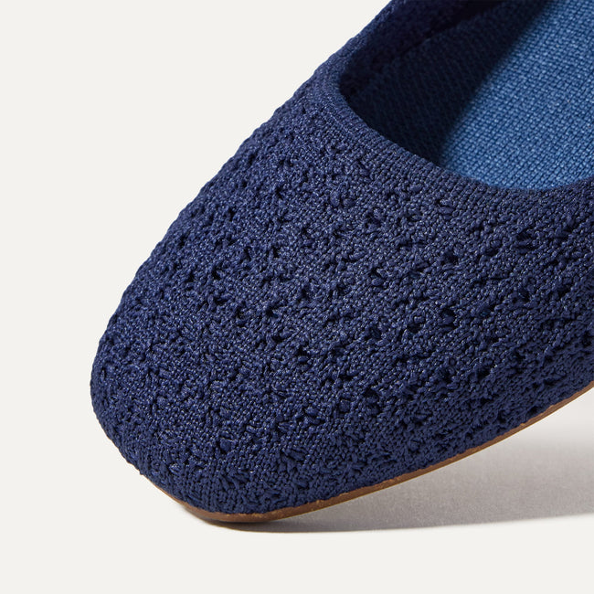 Close up of The Max Square in Deep Navy Crochet, shown in diagonal view.