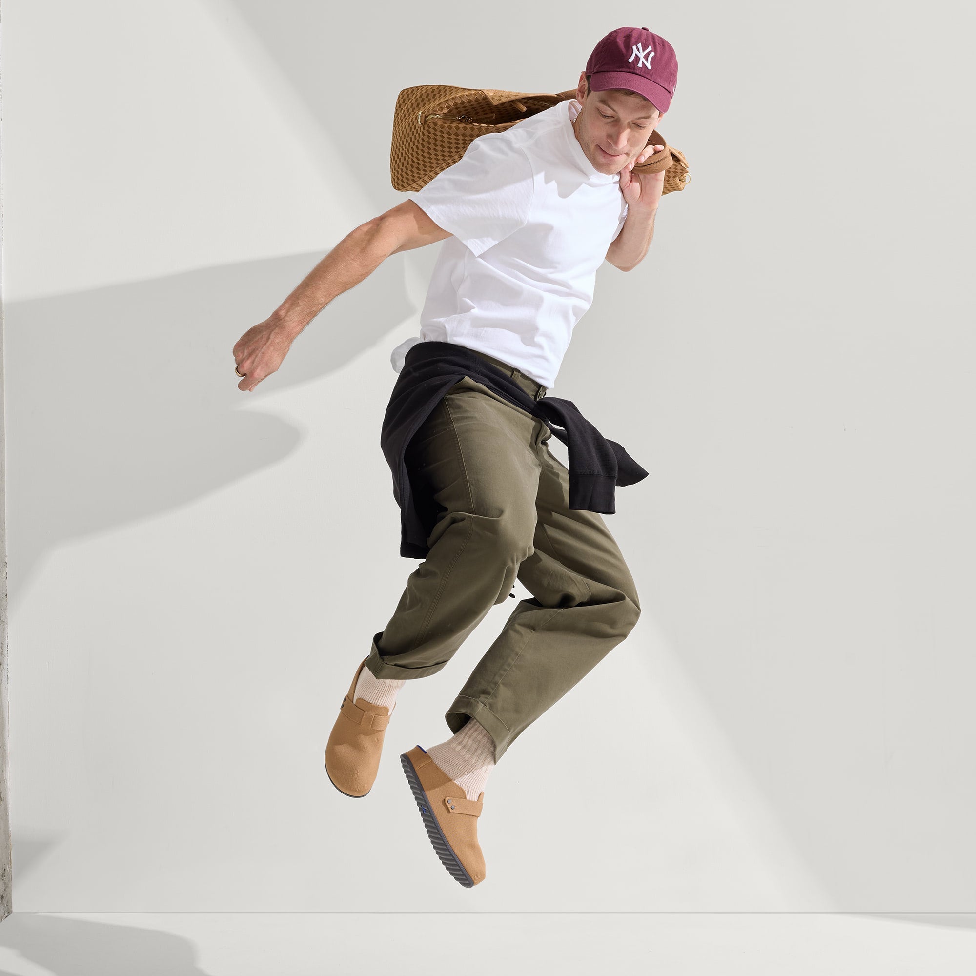 The Men's Clog in Butternut | Rothy's