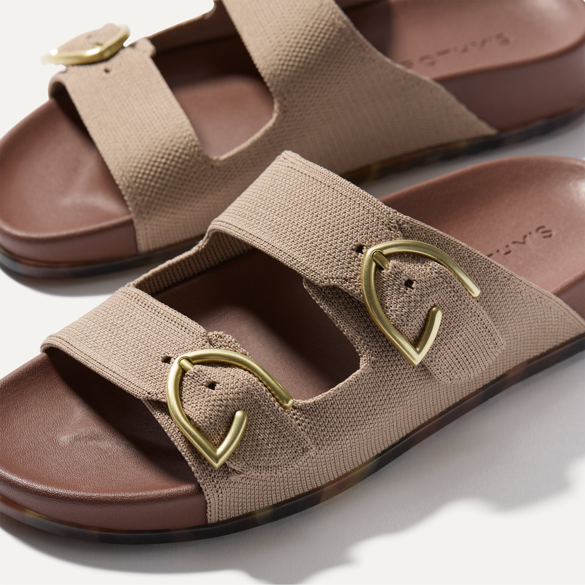 The Buckle Slide in Dune | Women's Sandals | Rothy's