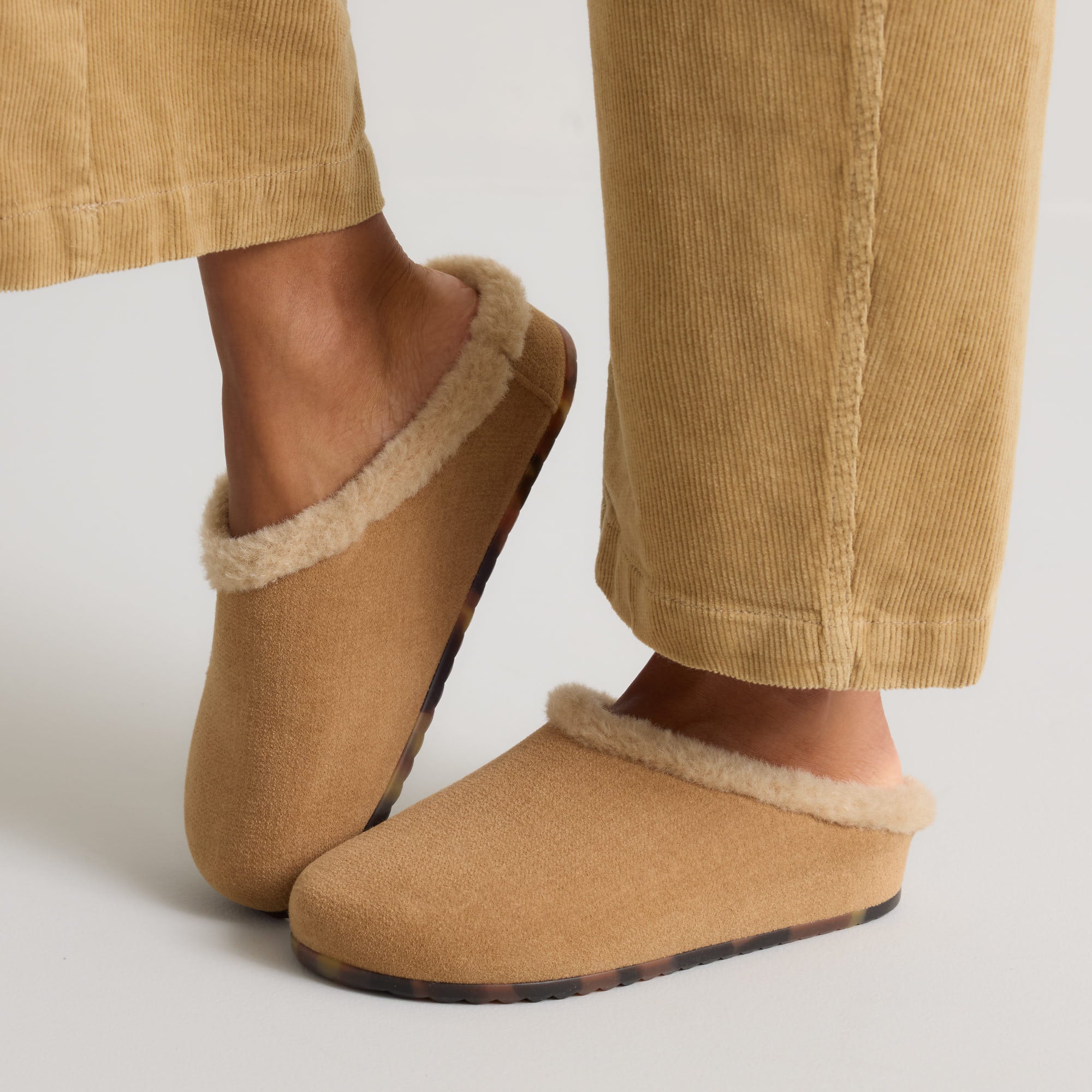 Women's Après Clog in ReVelvet™ Pecan | Rothy's