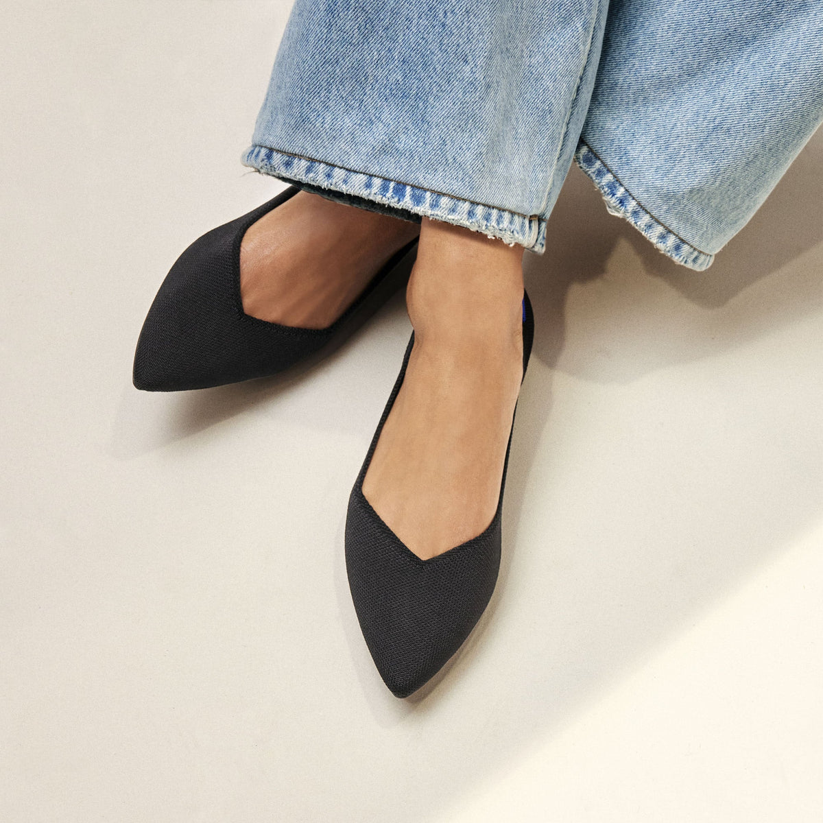 Comfortable Pointed Toe Flat in Black | Rothy's