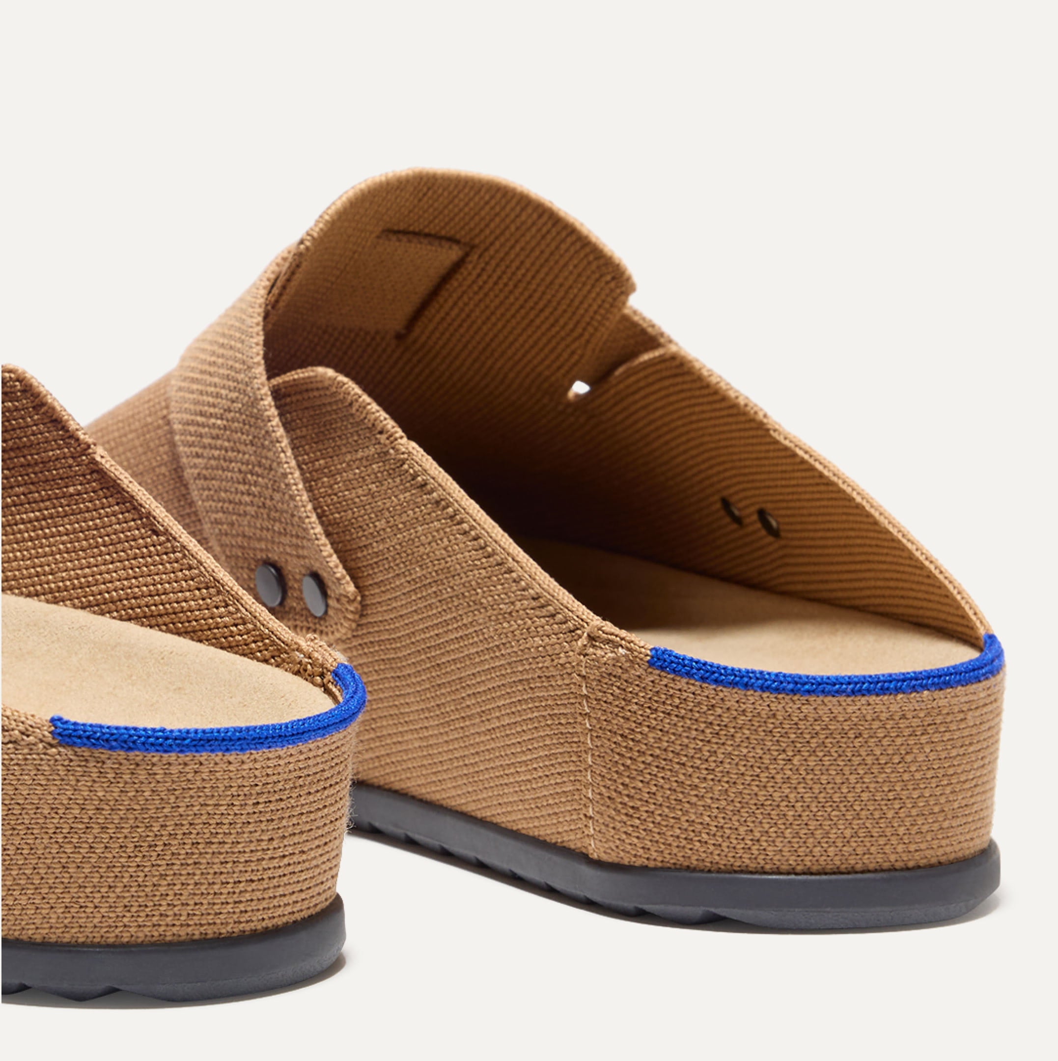 The Men's Clog in Soft Black | Rothy's