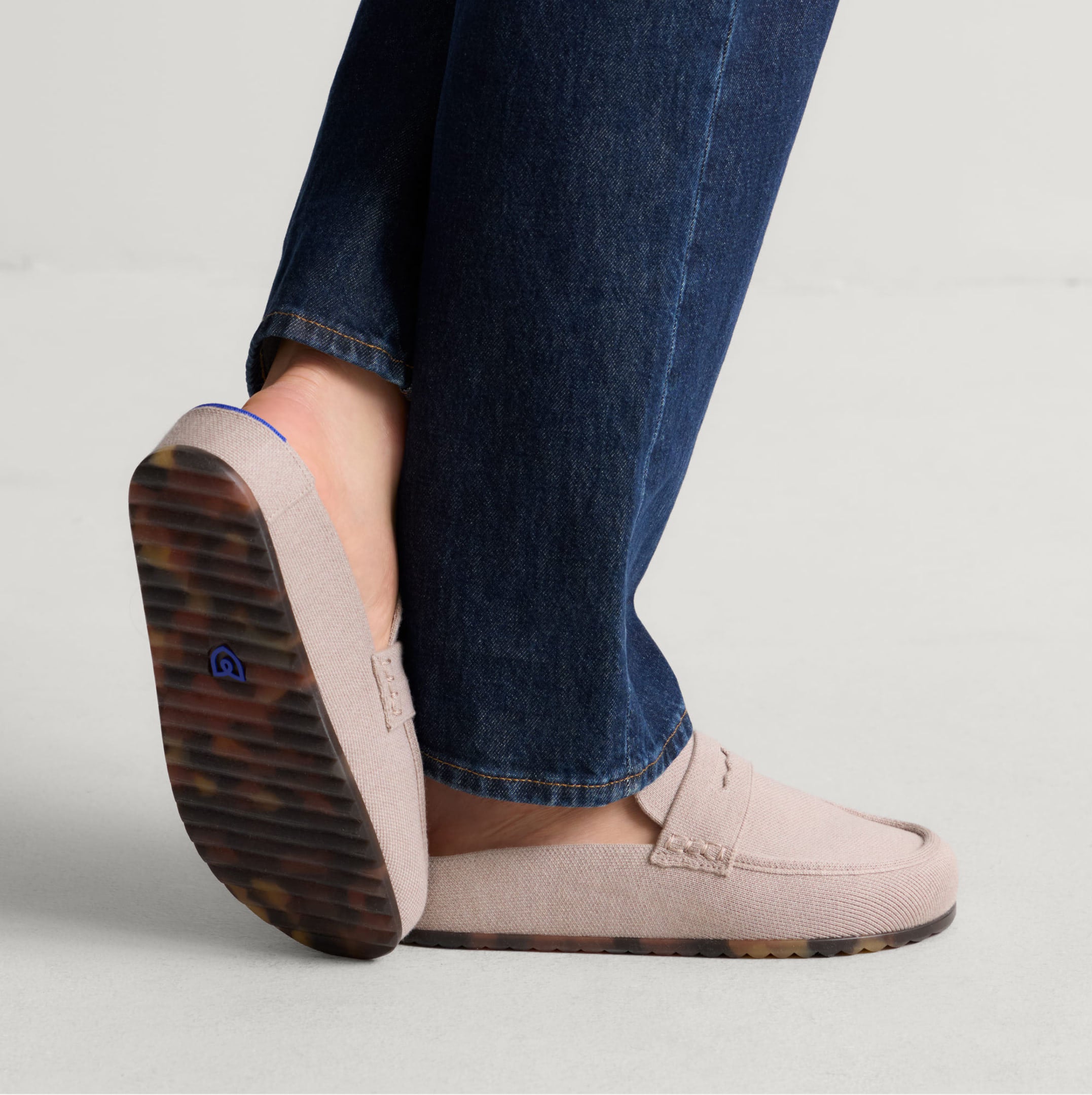 ugg moccasins tobacco Dakota Suede Slip on Rubber Sole Wool Lined Size 6 Women's Penny Clog in ReVelvet