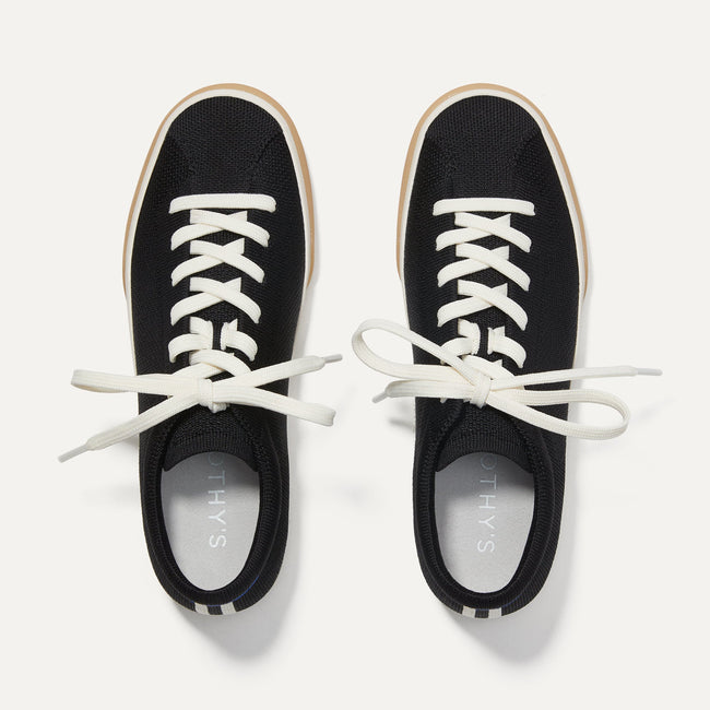 The Lace Up Sneaker in Black | Women's Shoes | Rothy's