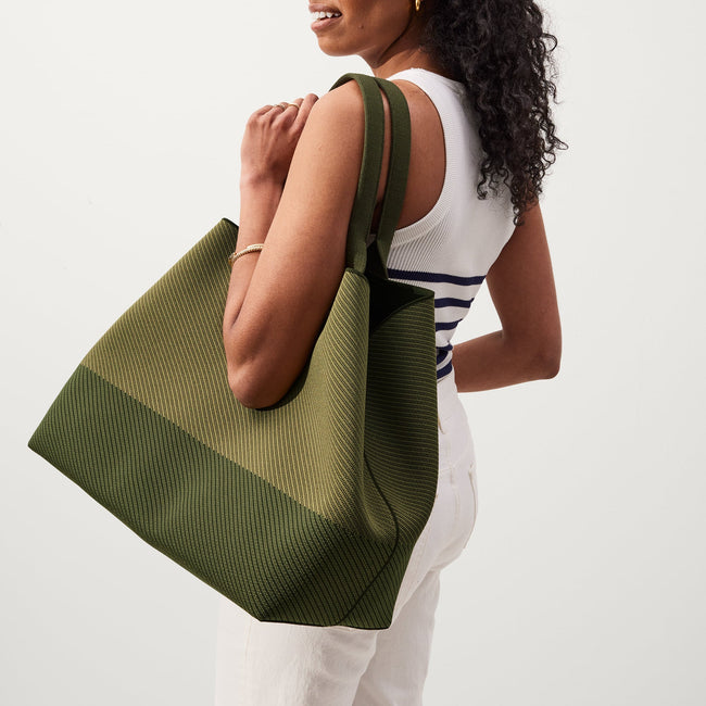 Rothy's - The Lightweight Mega Tote in Neutral/White